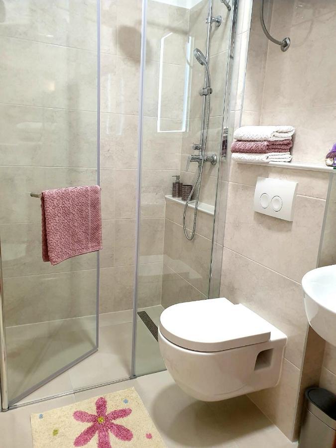 Apartments Kuzmanic โอมิช ภายนอก รูปภาพ