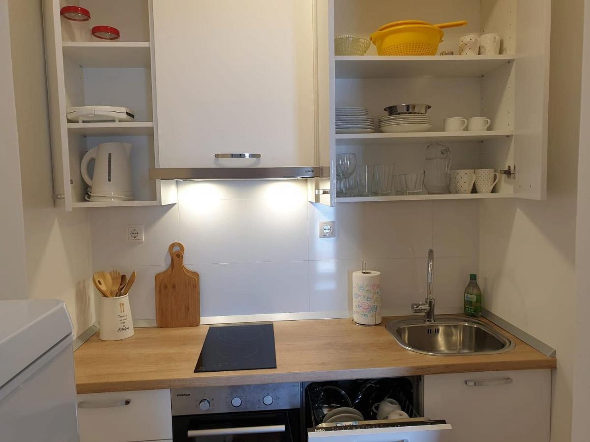 Apartments Kuzmanic โอมิช ภายนอก รูปภาพ