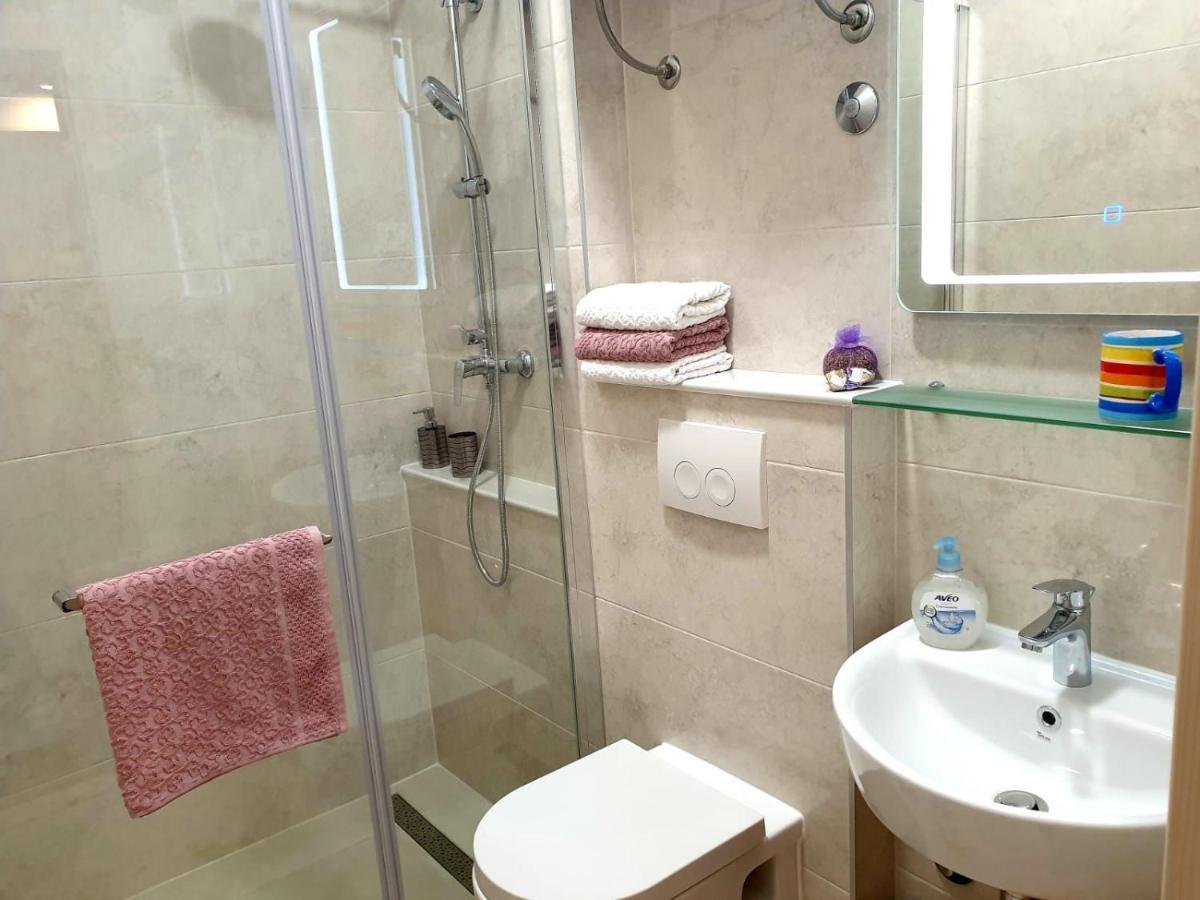 Apartments Kuzmanic โอมิช ภายนอก รูปภาพ