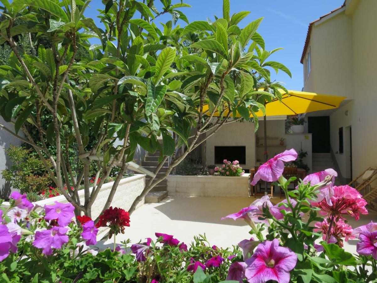 Apartments Kuzmanic โอมิช ภายนอก รูปภาพ