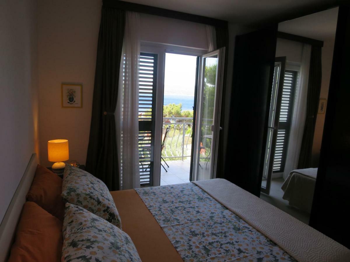 Apartments Kuzmanic โอมิช ภายนอก รูปภาพ