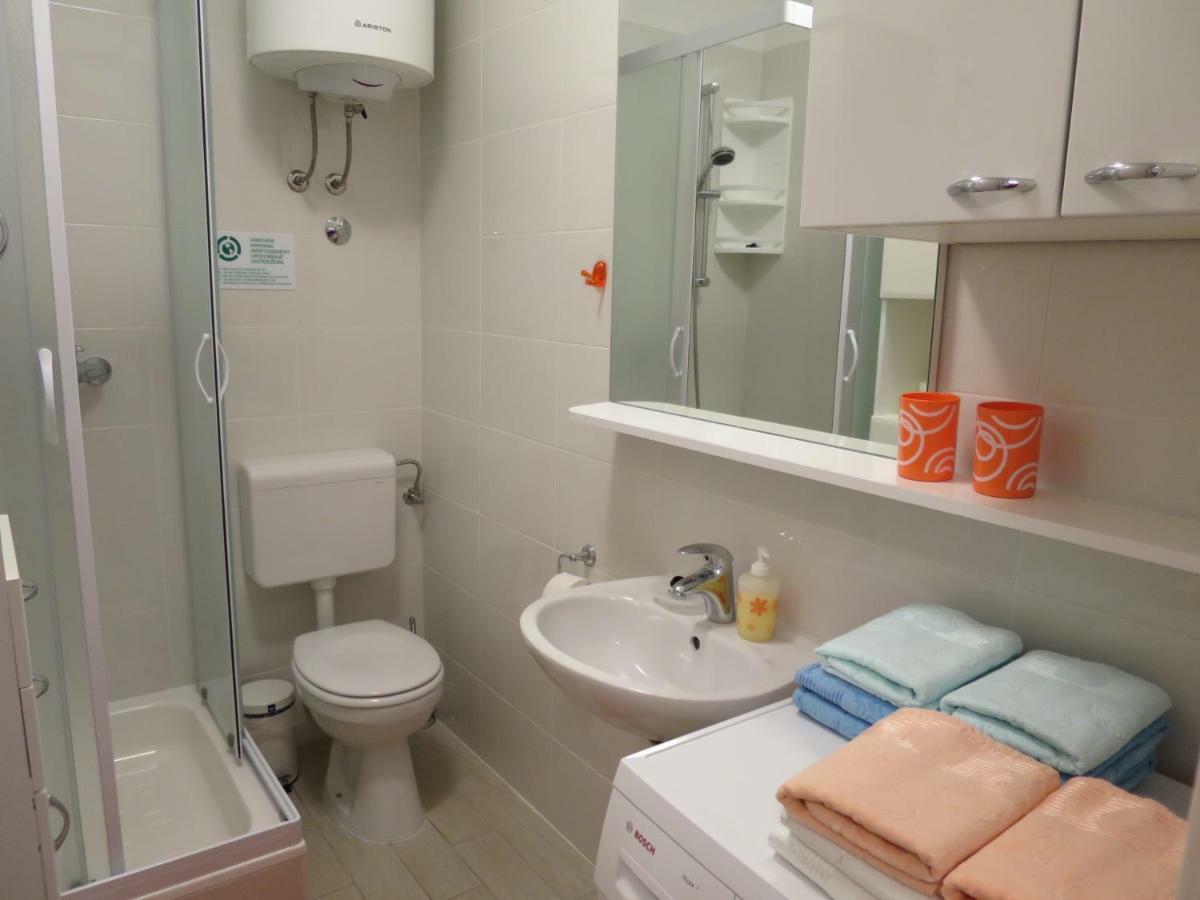 Apartments Kuzmanic โอมิช ภายนอก รูปภาพ